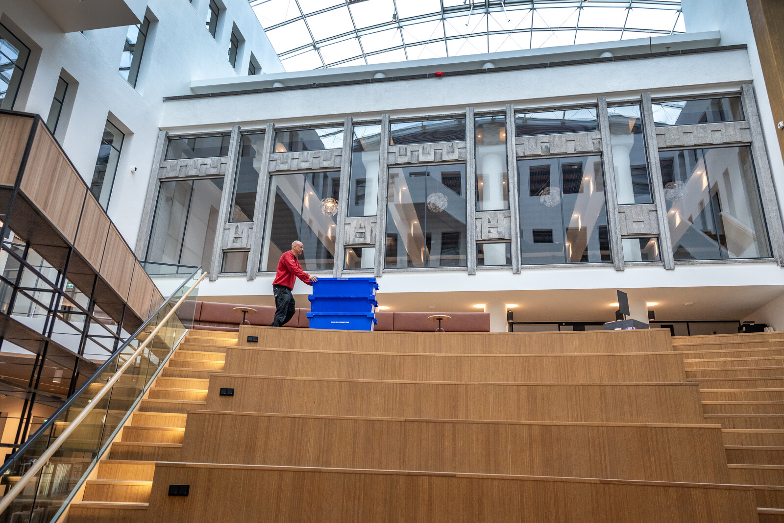 Verhuizing bibliotheek aan de Vliet aan de gang